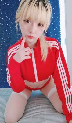 扒开双腿猛进入18p视频