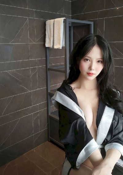 调教放荡丝袜美腿老师的导演是谁